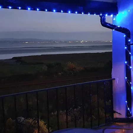Dolphin בית נופש *